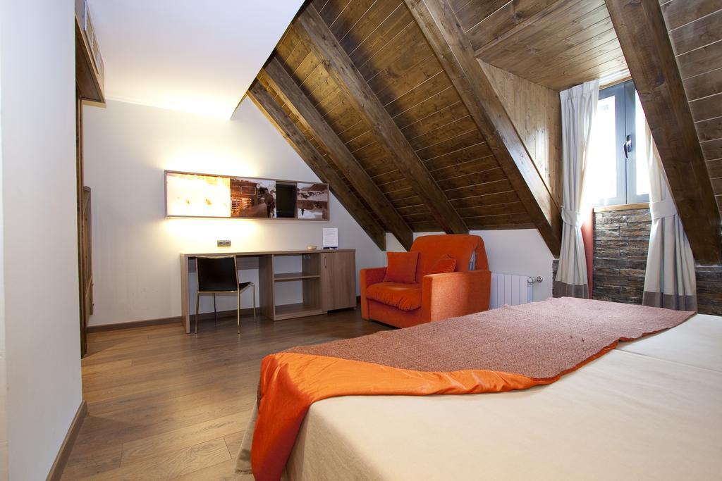 Nubahotel Vielha Cameră foto